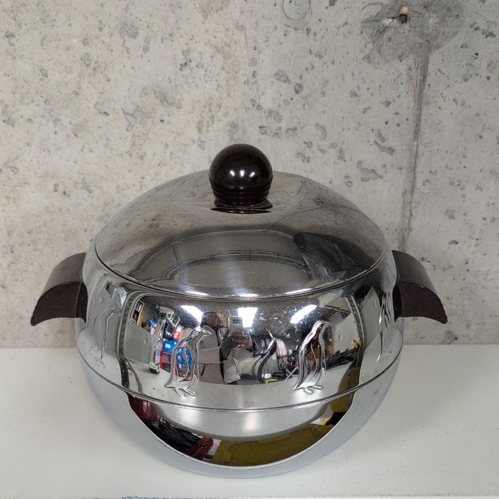 1940's West Bend Penguin Hot and Cold Server 2 Quart